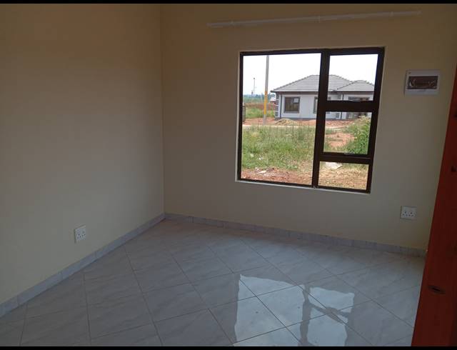 2 BEDROOM FREEHOLD FOR SALE IN REIGERPARK